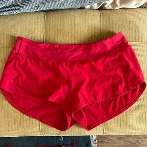 Red Lululemon 2.5 inseam shorts - Speed up Low-rise lined short